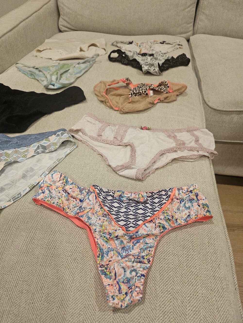 9 Victoria's Secret Underwear XS S M - Picture 3 of 4